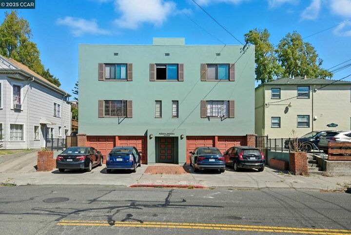 Property Photo:  1919 Curtis  CA 94702