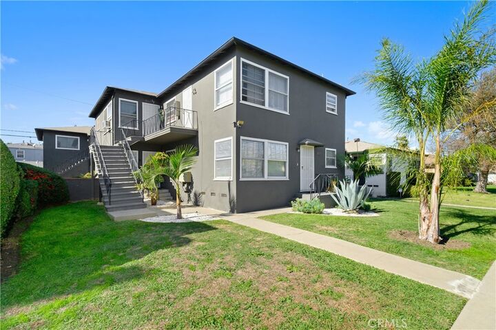 Property Photo:  8819 Reading  CA 90045 