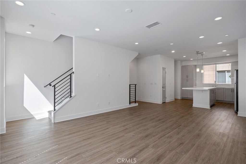 Property Photo:  10710 Toluca  CA 91602 