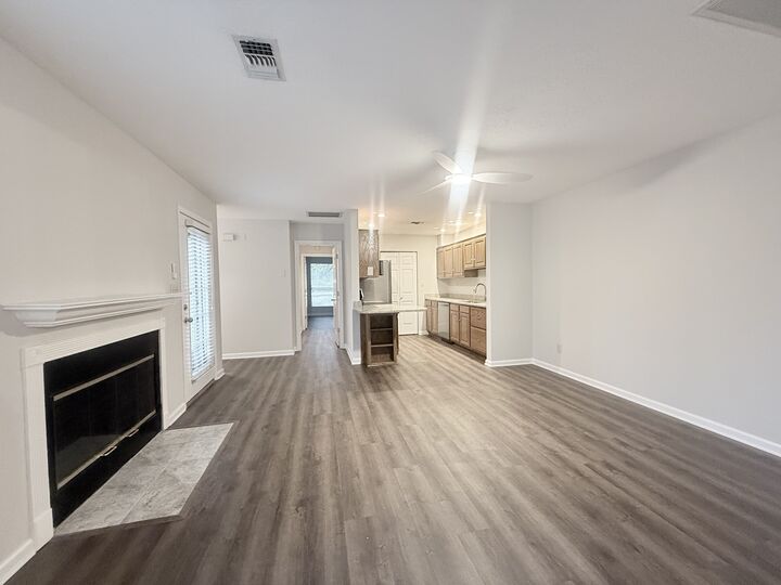 Property Photo:  118 Castlewood Ln  TN 37087 