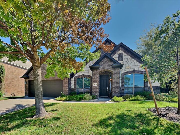 Property Photo: 9820 Bison Court TX 76244