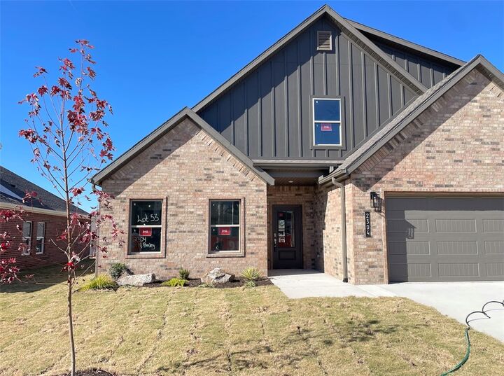 Property Photo: 2304 N Presley Street AR 72761