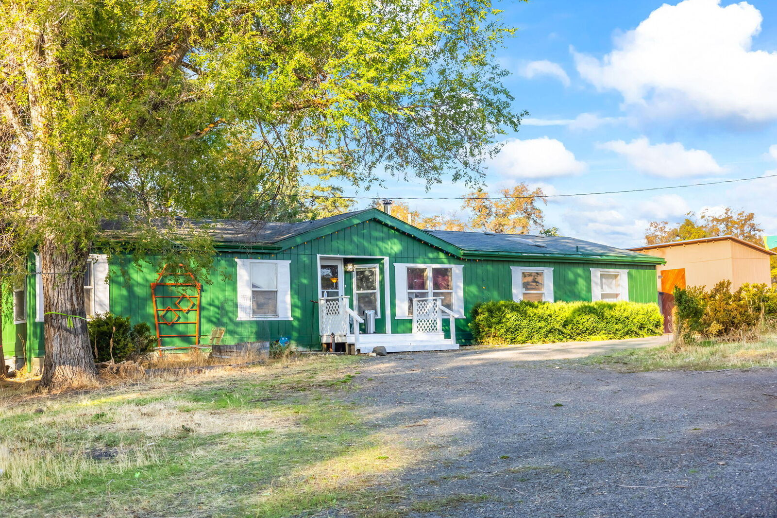 Property Photo:  45492 College Street  OR 97001 