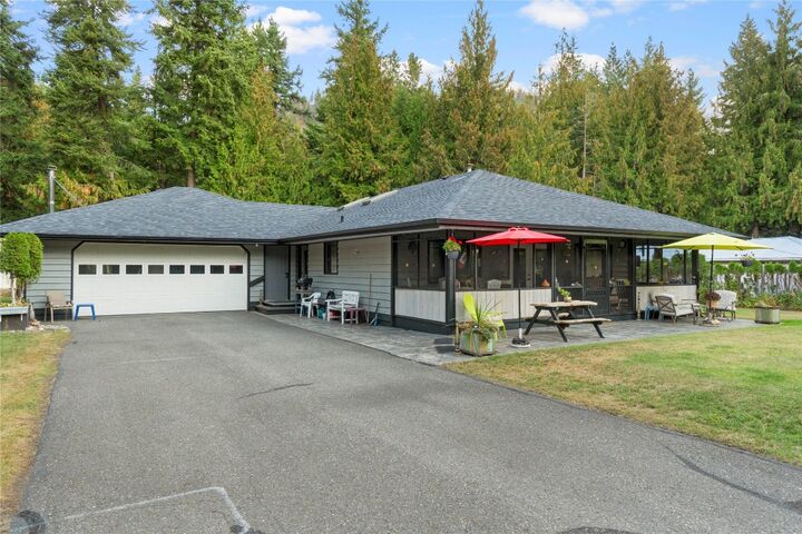 4061 Santa Road  Scotch Creek BC V0E 1M6 photo