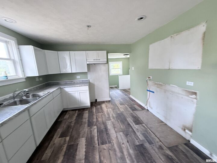 Property Photo:  407 N Buchanan Street  IL 62959 