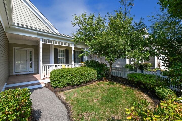 Property Photo:  16 Amberwood Ct 16  MA 02532 