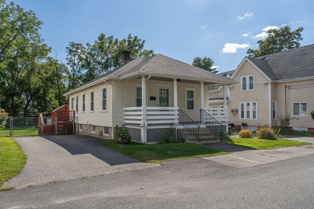 Property Photo: 40 Glen Ave MA 02301