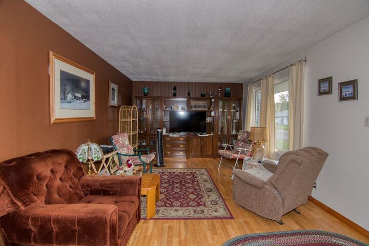 Property Photo:  1811 19 Ave S  AB T1K 1E3 