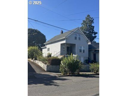 Property Photo: 3627 NE 9th Ave OR 97212