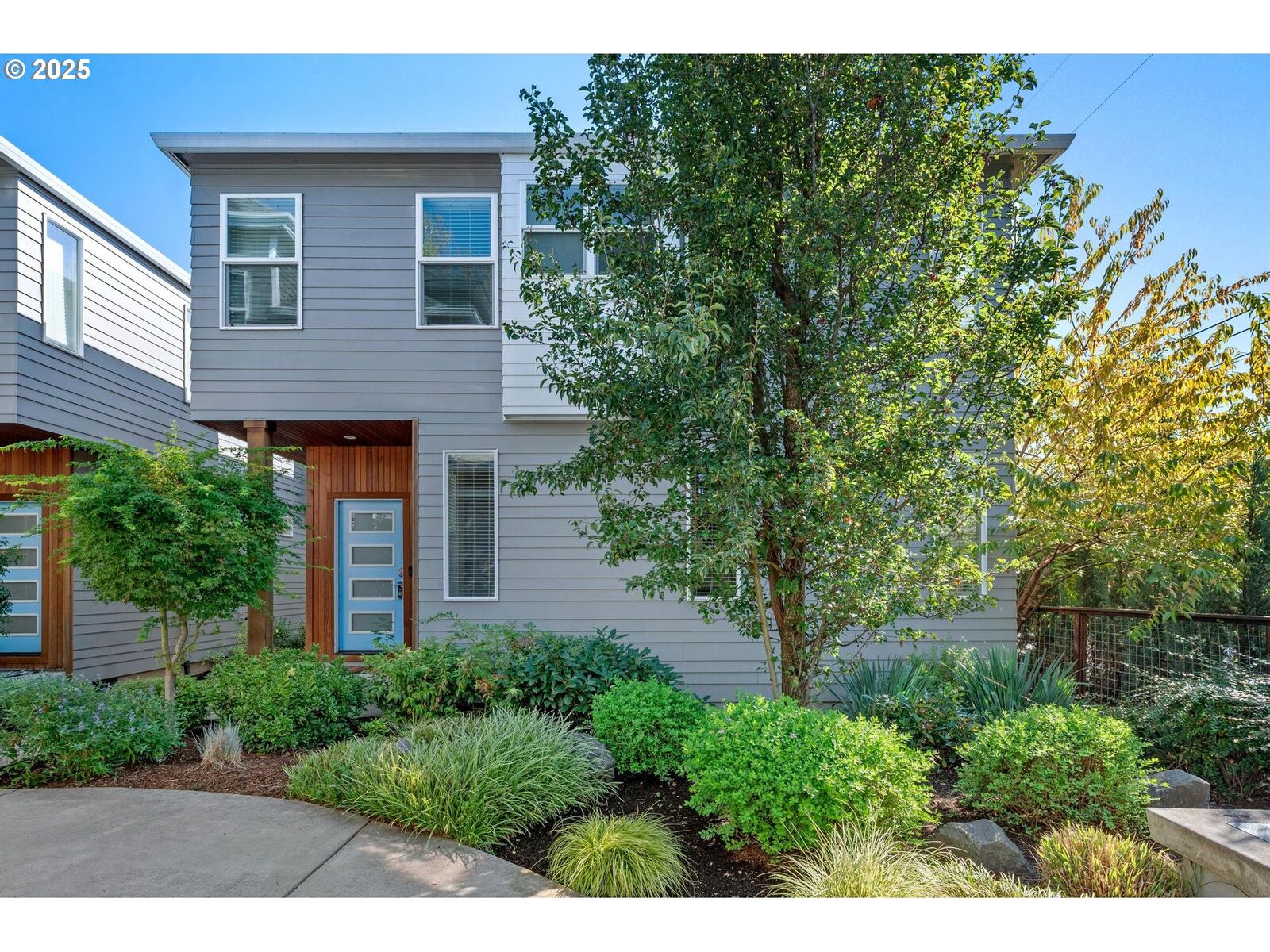 Property Photo:  2813 SE Hawthorne Blvd 5  OR 97214 