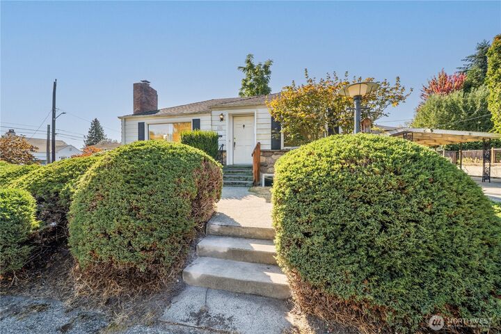 Property Photo:  1321 N 82nd Street  WA 98103 