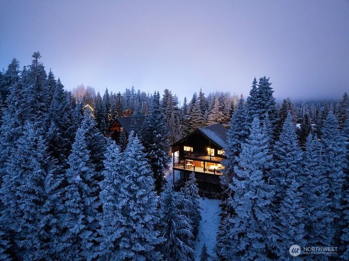Property Photo:  