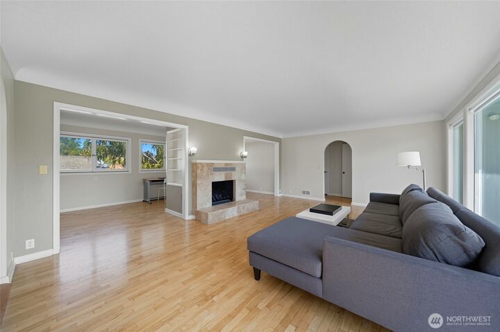 Property Photo:  1535  J Street  WA 99362