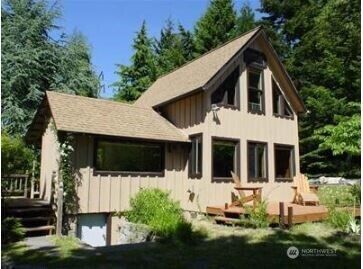 Property Photo:  5221 SW Point Robinson Road  WA 98070 