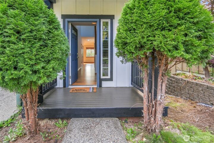 Property Photo:  302  J Avenue 3  WA 98290 