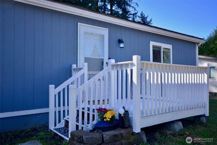 Property Photo:  3106  253rd Street Ct E  WA 98387 