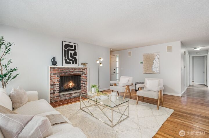 Property Photo: 11804 SE 165th Street WA 98058