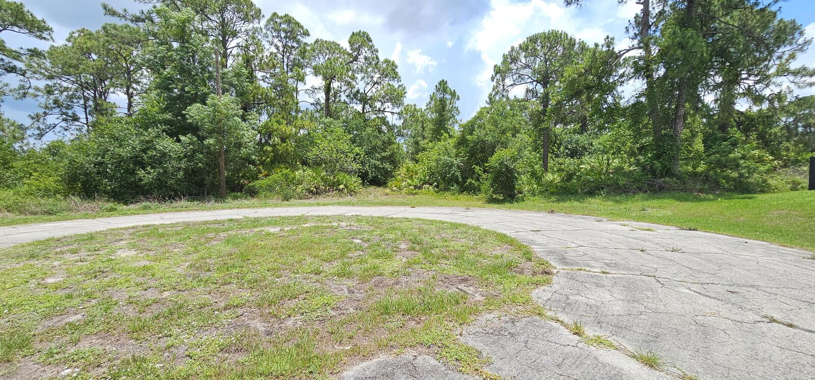 Property Photo:  5006 Cyrus Court  FL 33935 