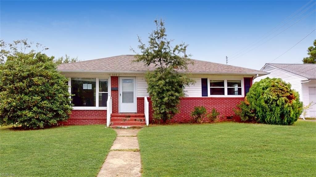 Property Photo:  303 Dover Rd  VA 23666 