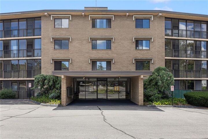 Property Photo: 650 East Greenwich Avenue 5-304 RI 02893