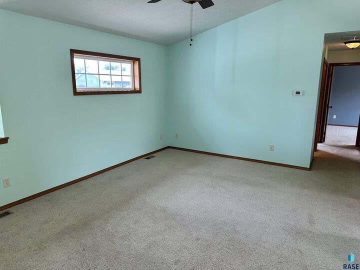 Property Photo:  1419 N Conifer Pl  SD 57107 