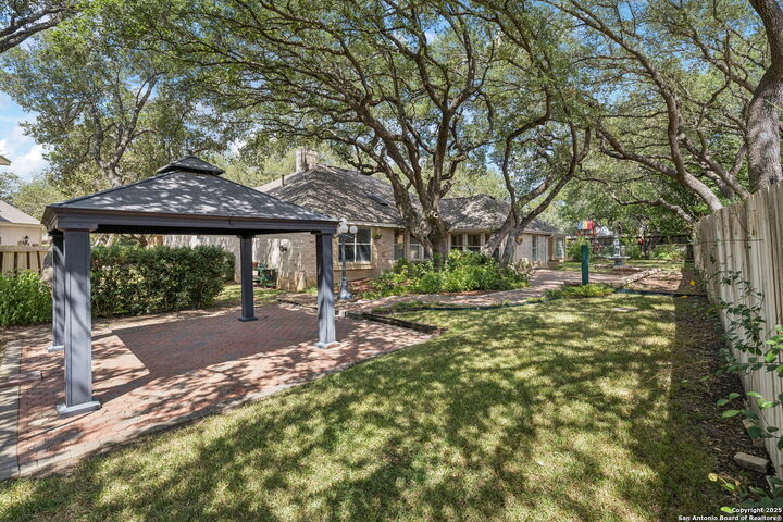 Property Photo:  6 Ancient Bend  TX 78248 