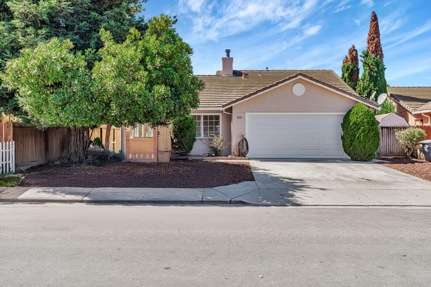 Property Photo:  852 Antigua Avenue  CA 93905 