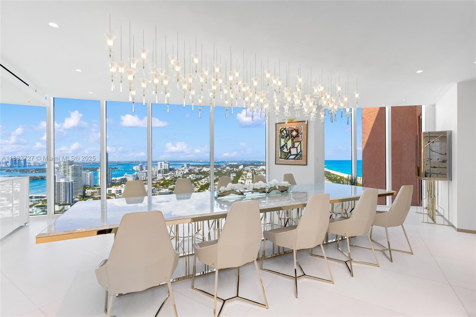 Property Photo: 300 S Pointe Dr Ph-5 FL 33139