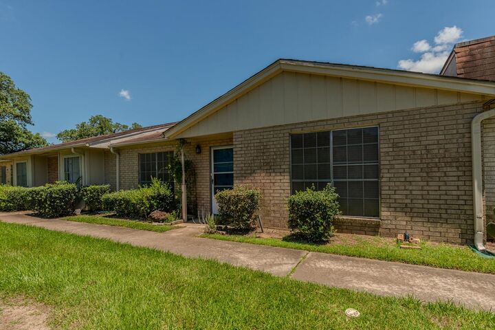 Property Photo:  349 Pinchback Rd.  TX 77707 