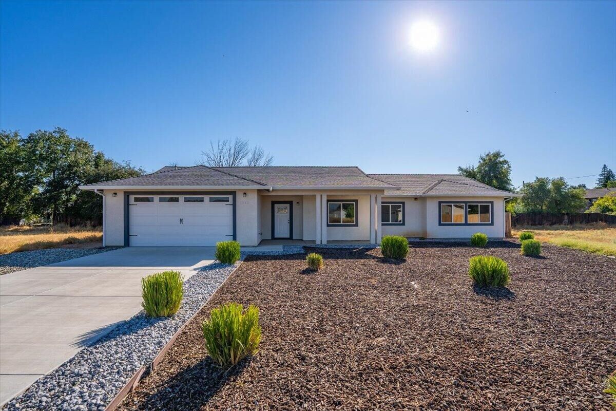 Property Photo: 1565 Carl Court CA 96080