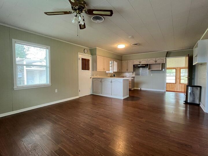 Property Photo: 507 Beaufort Street LA 70591