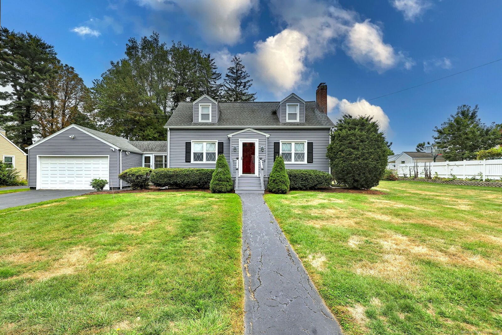 Property Photo:  8 Green Street  CT 06611 