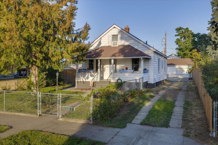 Property Photo:  4914 N Martin St  WA 99217 