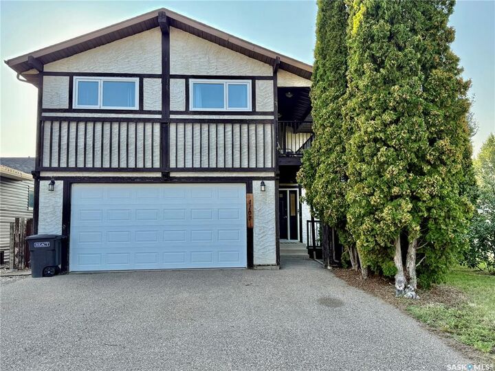 Property Photo:  1107 16th Street  SK S0K 2A0 