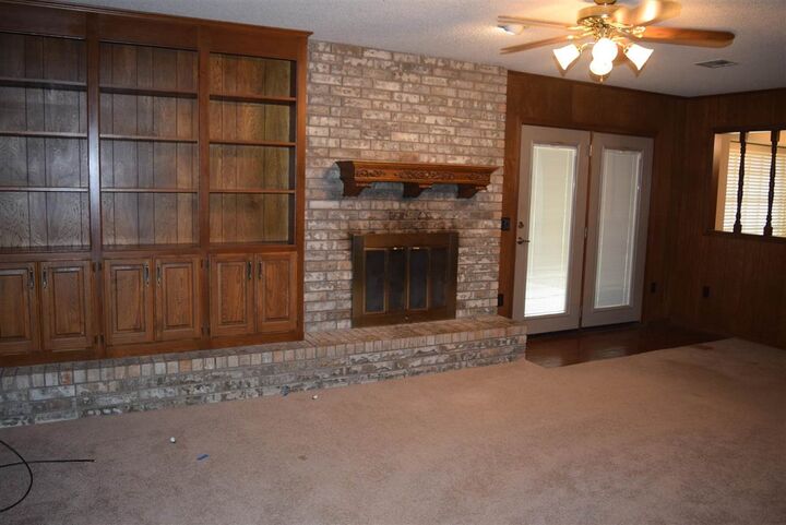 Property Photo:  1812 W Liberty Avenue  OK 74075 