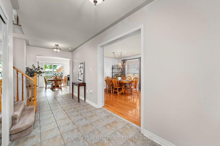 Photo de la propriété:  214 Melbourne Drive  ON L3Z 2Y8 
