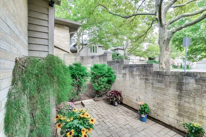 Property Photo:  1500 Richmond Street 66  ON N6G 4T8 