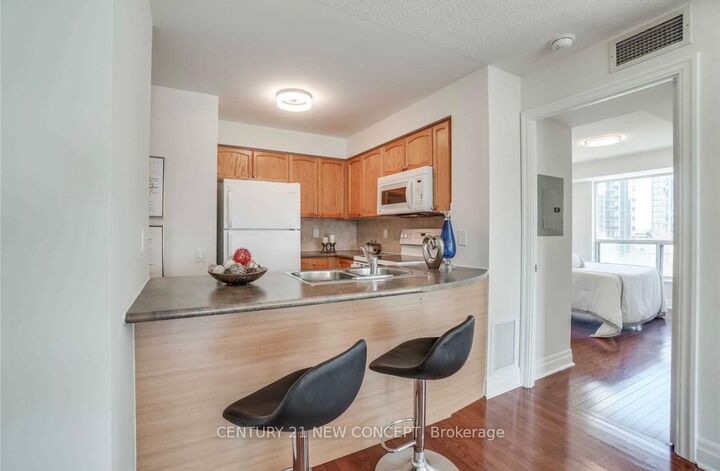 21 Hillcrest Avenue 506  Toronto ON M2N 7K2 photo