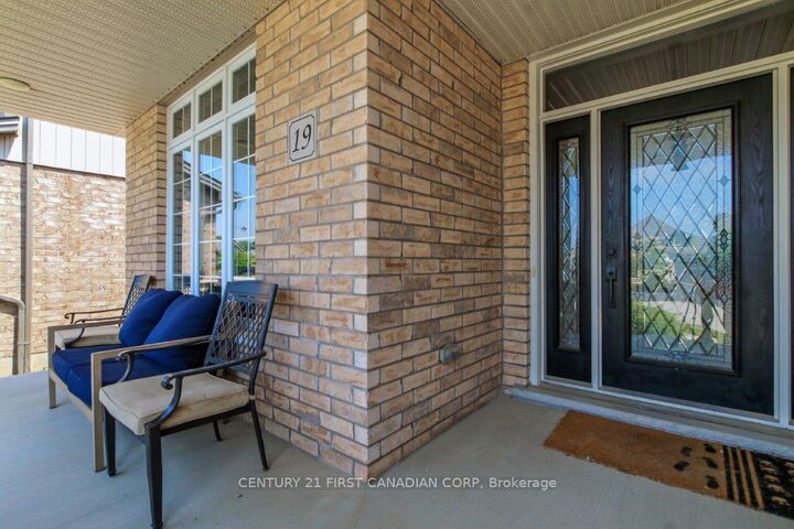 Photo de la propriété:  19 St.andrews Drive  ON N5R 0G4 