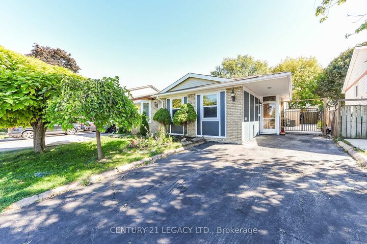 Property Photo:  11 Bruce Beer Drive  ON L6V 2W7 
