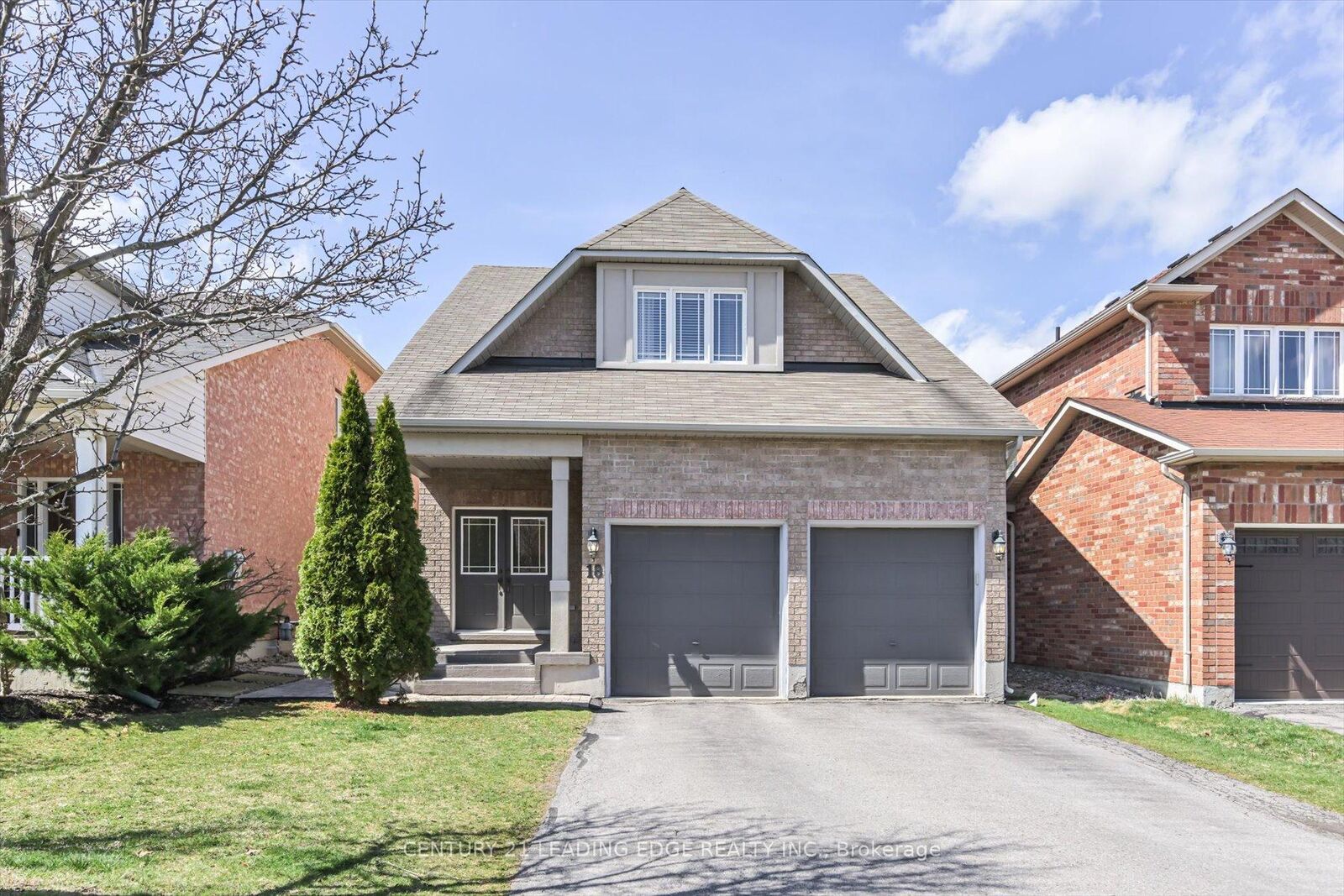 Photo de la propriété:  18 Kerr Lane  ON L4G 0E5 