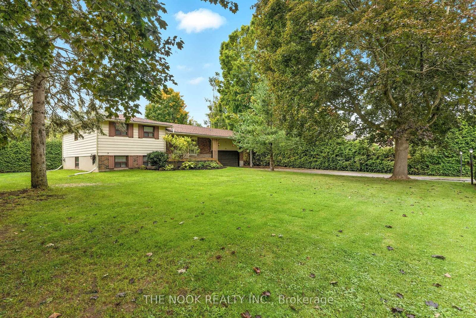 Property Photo:  99 Eighth Street  ON L0K 1A0 