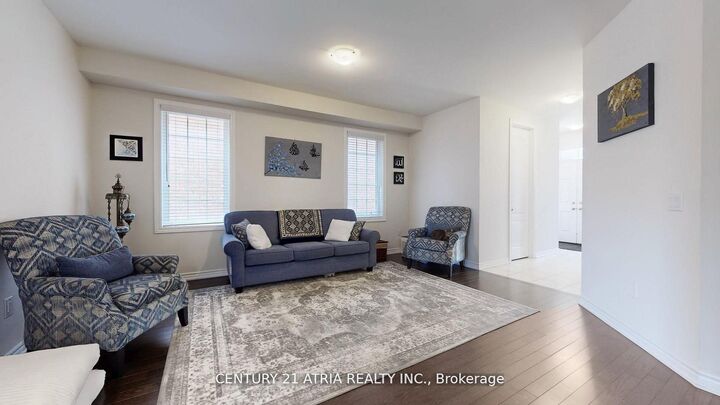 Property Photo:  101 Bonnieglen Farm Boulevard Main  ON L7C 4B4 