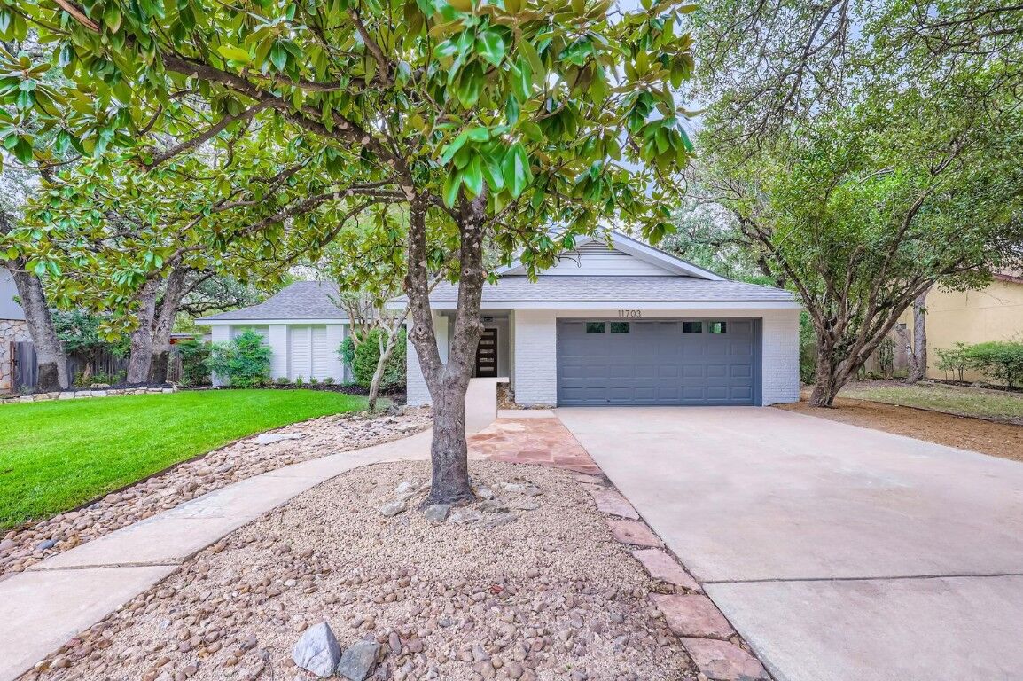 Property Photo: 11703 Oak Knoll Drive TX 78759