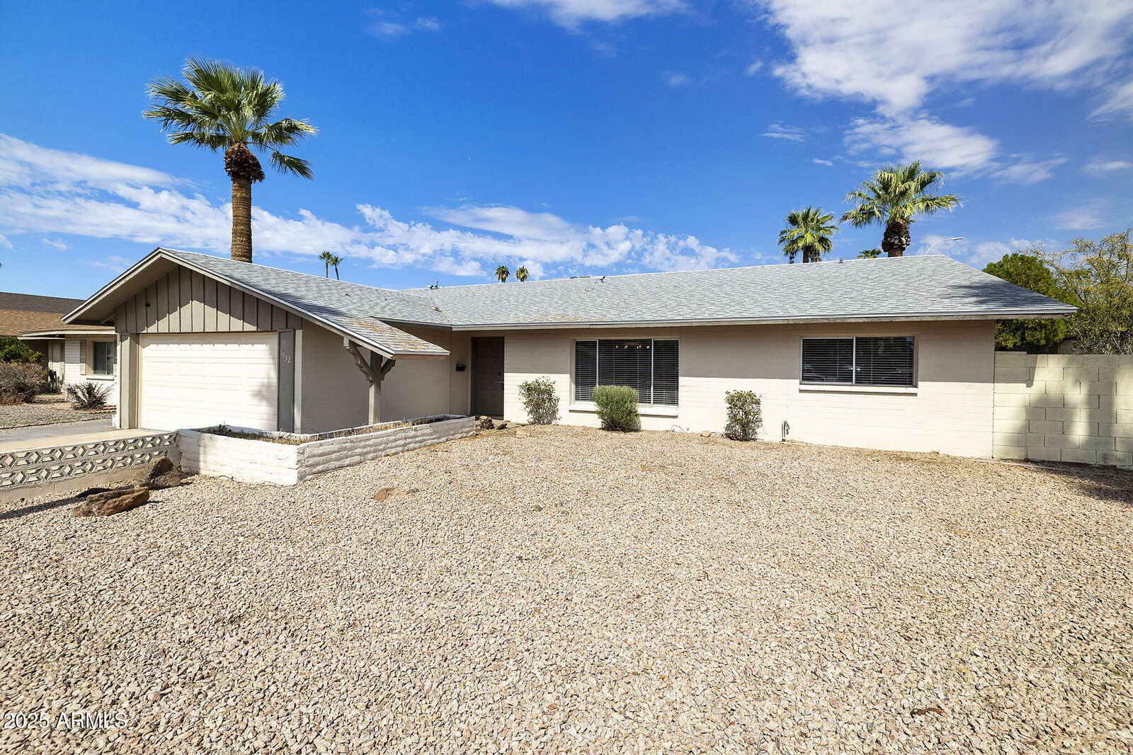 Property Photo: 1732 E Hermosa Drive AZ 85282