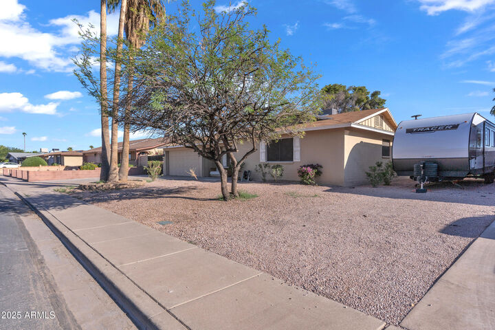 Property Photo:  2313 W Catalina Avenue  AZ 85202 