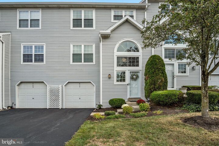 Property Photo:  6141 Spring Knoll Drive  PA 17111 