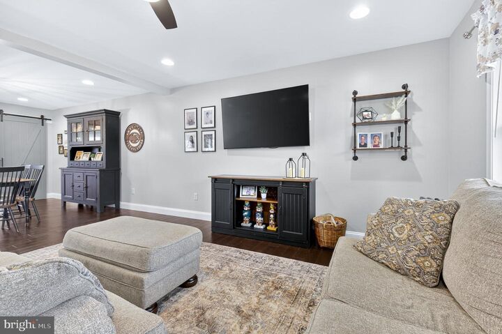 Property Photo:  552 Madison Way  PA 17545 