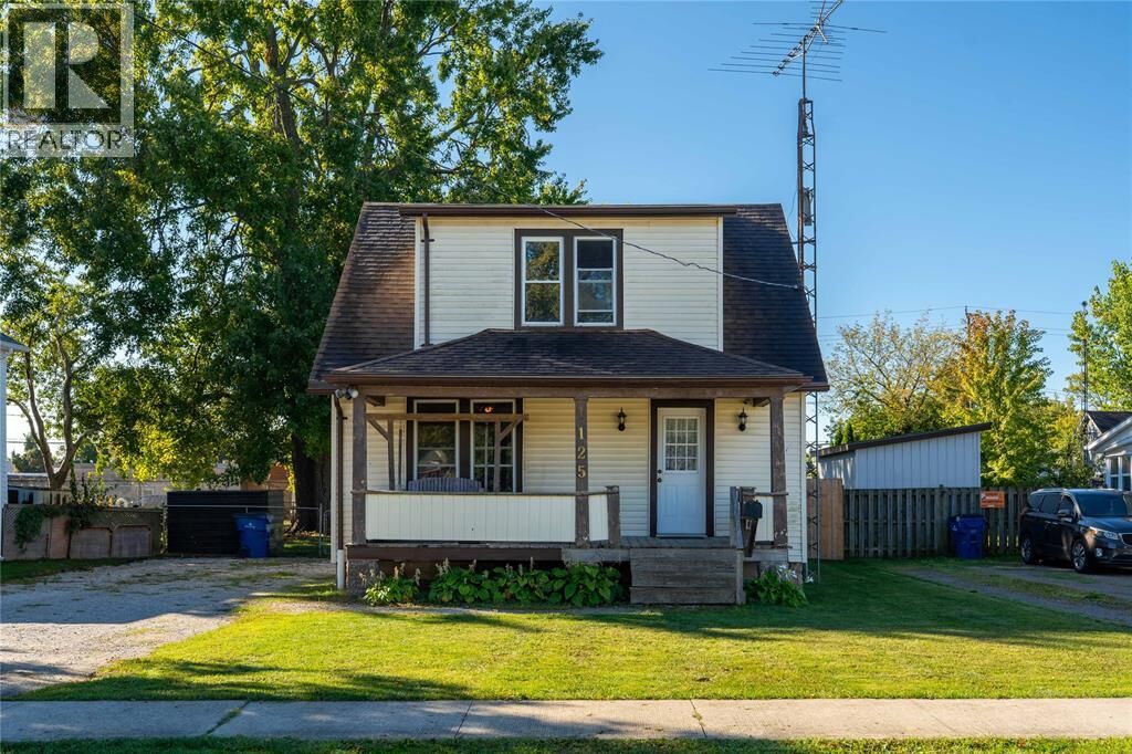 Property Photo:  1125 Elizabeth Street  ON N8A 3A9 