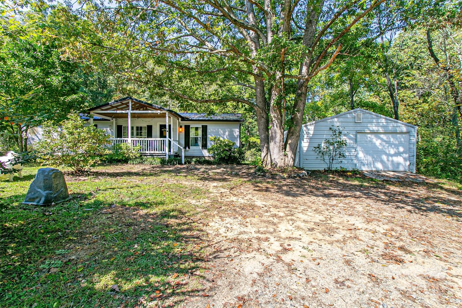 Property Photo:  16 Redmond Drive  NC 28701 